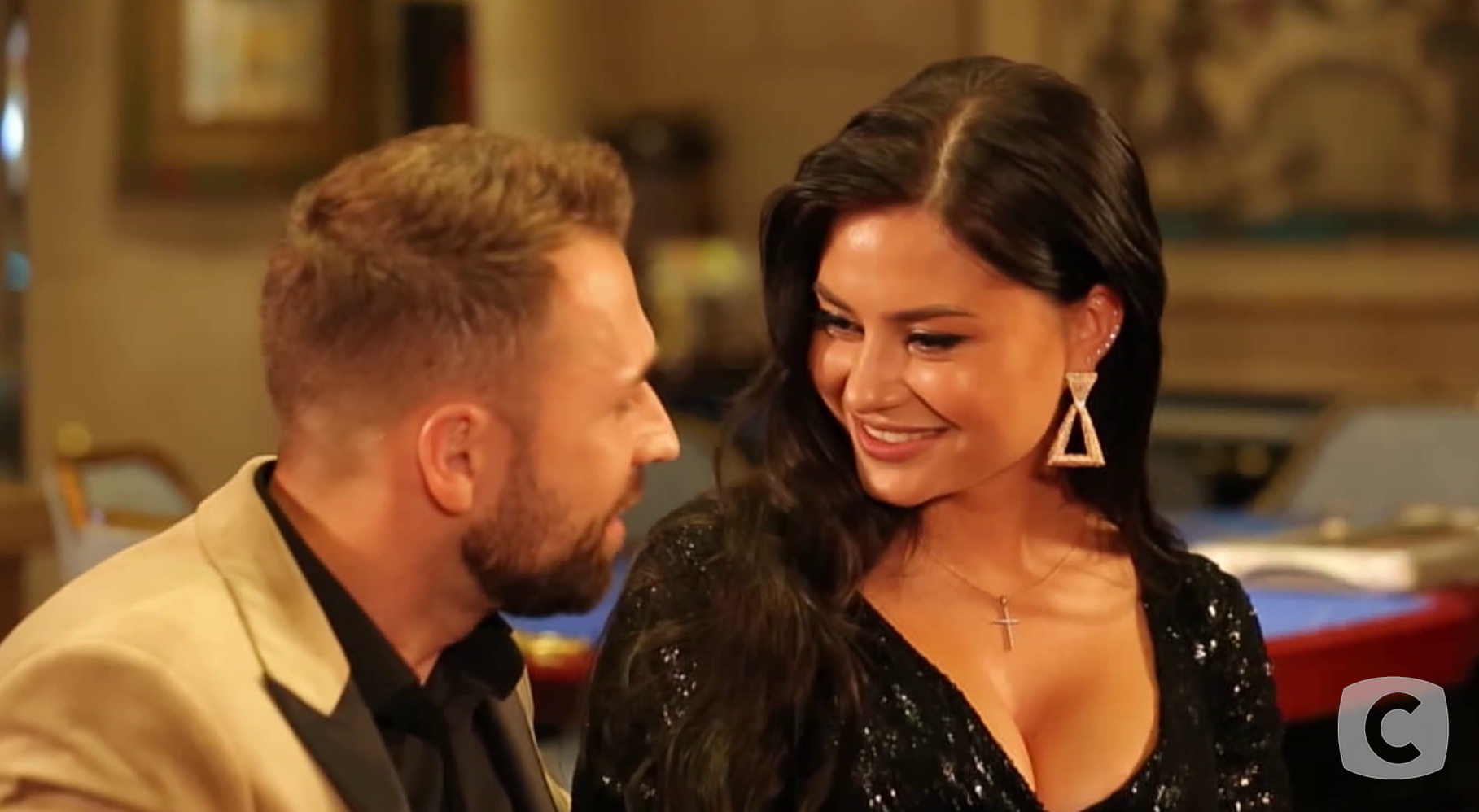 Холостяк-10 девятый выпуск: неожиданно выбывшая участница шокировала признанием